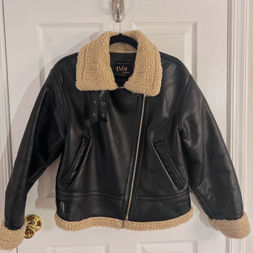 Shearling jacket - Picture 4 of 8